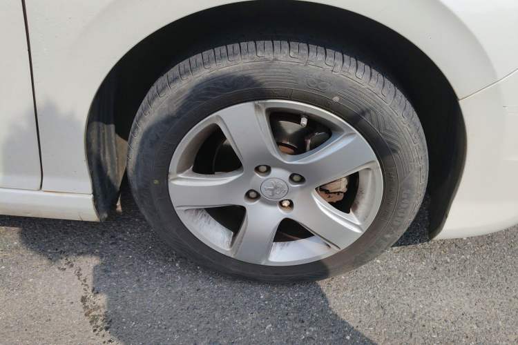 Used Peugeot 308 2014 Enjoy Edition Classic 1.6L Manual YouShang Model Right Front Wheel Hub