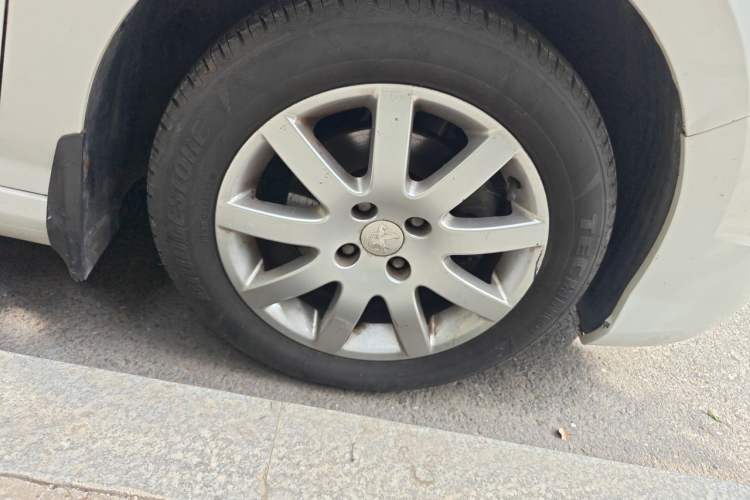 Used Peugeot 308 2014 Enjoy Edition Classic 1.6L Automatic Premium Model Right Front Wheel Hub