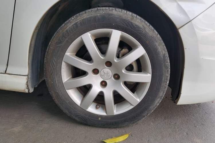 Used Peugeot 308 2014 Enjoy Edition Classic 1.6L Manual YouShang Model Right Front Wheel Hub