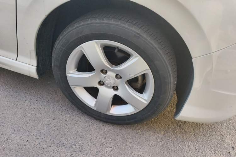 Used Peugeot 308 2014 Enjoy Edition Classic 1.6L Manual YouShang Model Right Front Wheel Hub