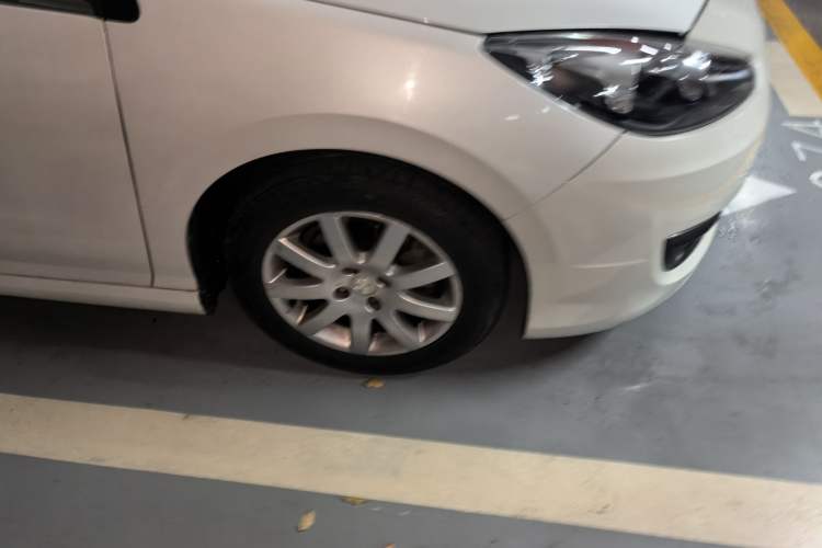 Used Peugeot 308 2014 Enjoyment Edition Classic 1.6L Automatic Fashion Model Right Front Wheel Hub