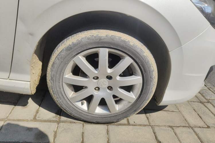 Used Peugeot 308 2014 Enjoy Edition Classic 1.6L Manual YouShang Model Right Front Wheel Hub