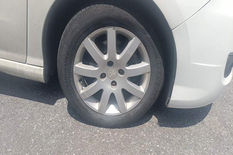 Used Peugeot 308 2014 Enjoyment Edition Classic 1.6L Automatic Fashion Model Right Front Wheel Hub