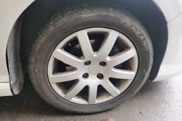 Used Peugeot 308 2014 Enjoy Edition Classic 1.6L Automatic Premium Model Right Front Wheel Hub