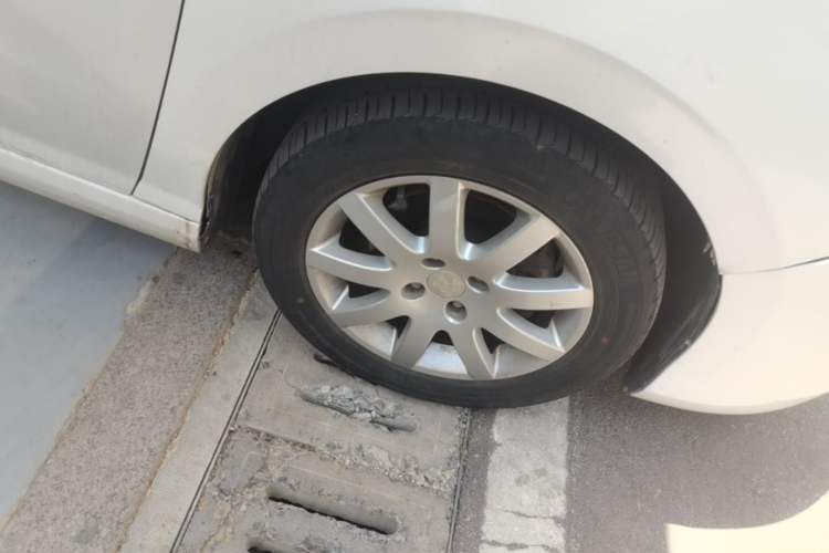 Used Peugeot 308 2014 Enjoy Edition Classic 1.6L Manual YouShang Model Right Front Wheel Hub