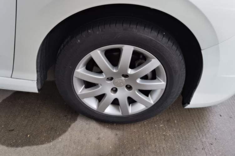 Used Peugeot 308 2014 Enjoy Edition Classic 1.6L Automatic Premium Model Right Front Wheel Hub