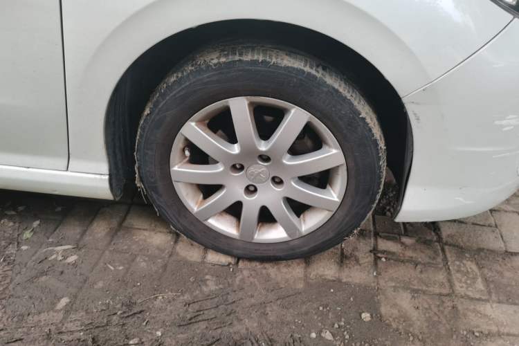 Used Peugeot 308 2014 Enjoy Edition Classic 1.6L Automatic Premium Model Right Front Wheel Hub