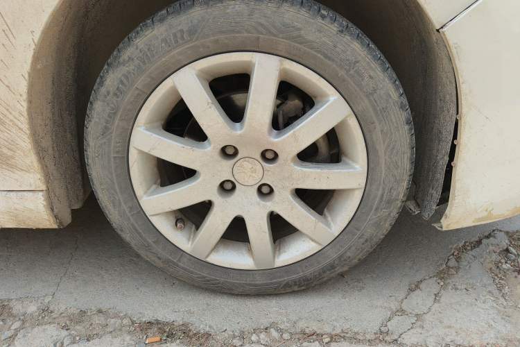 Used Peugeot 308 2014 Enjoy Edition Classic 1.6L Manual YouShang Model Right Front Wheel Hub
