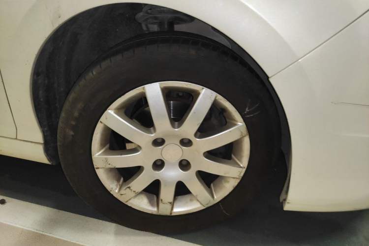 Used Peugeot 308 2014 Enjoyment Edition Classic 1.6L Automatic Fashion Model Right Front Wheel Hub