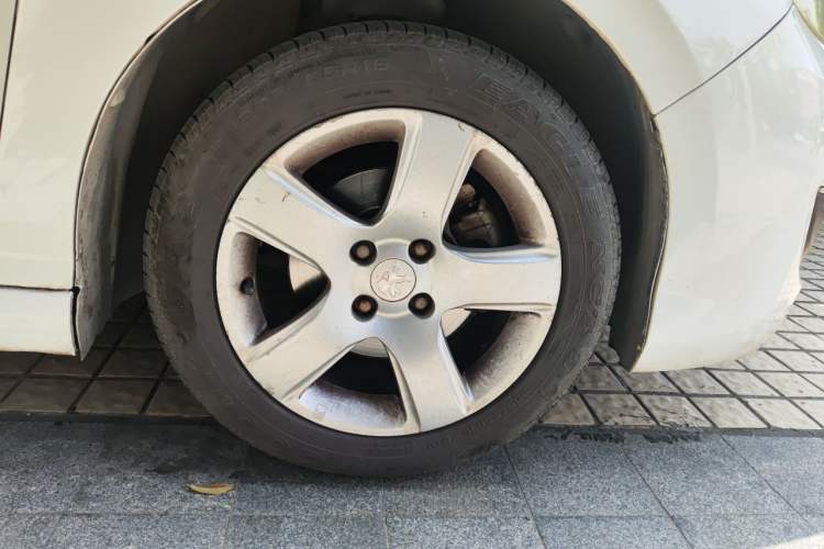 Used Peugeot 308 2014 Enjoy Edition Classic 1.6L Automatic Premium Model Right Front Wheel Hub