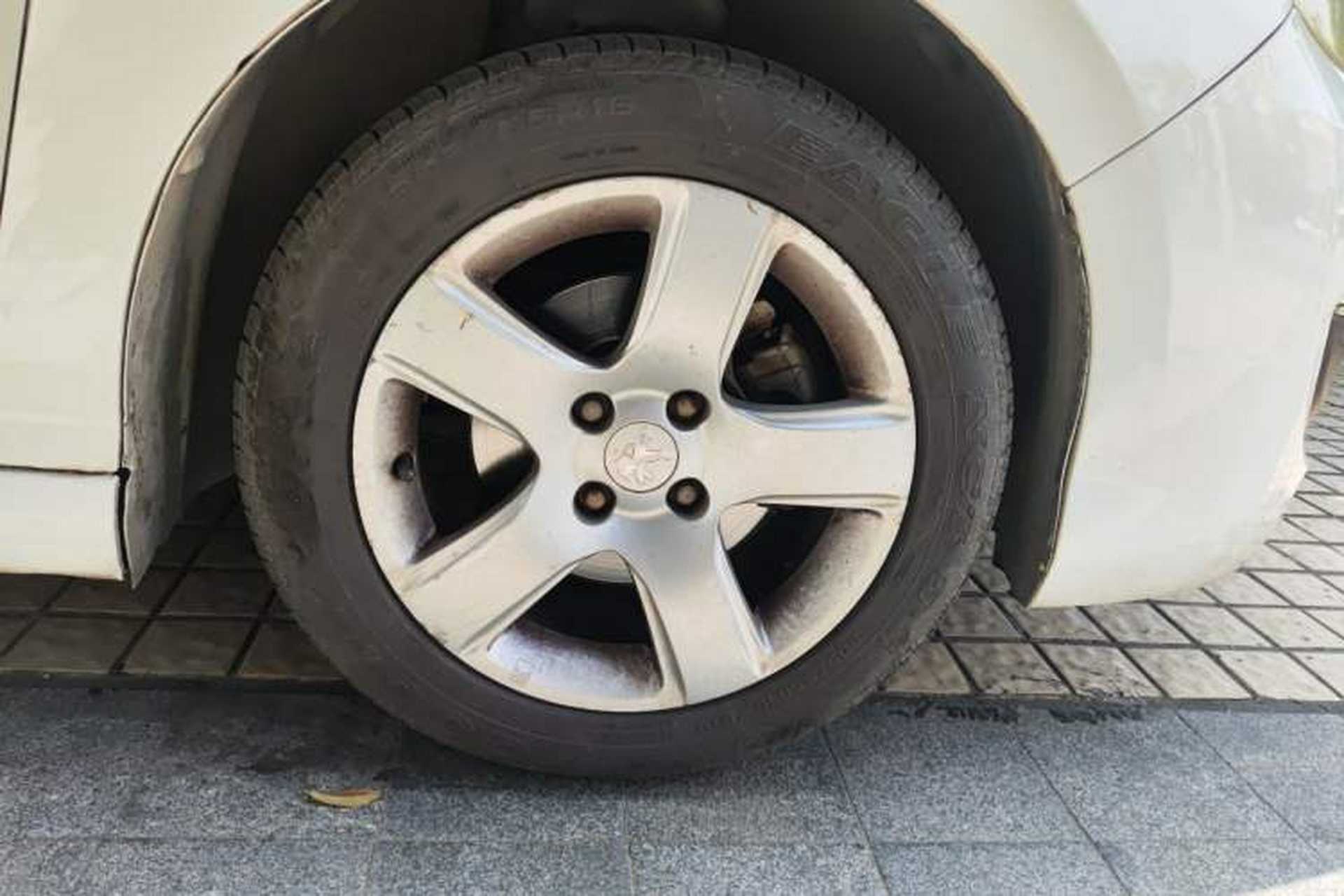Used Peugeot 308 2014 Enjoy Edition Classic 1.6L Automatic Premium Model Right Front Wheel Hub