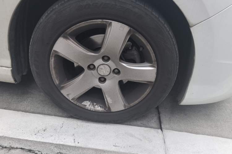Used Peugeot 308 2014 Enjoy Edition Classic 1.6L Manual YouShang Model Right Front Wheel Hub