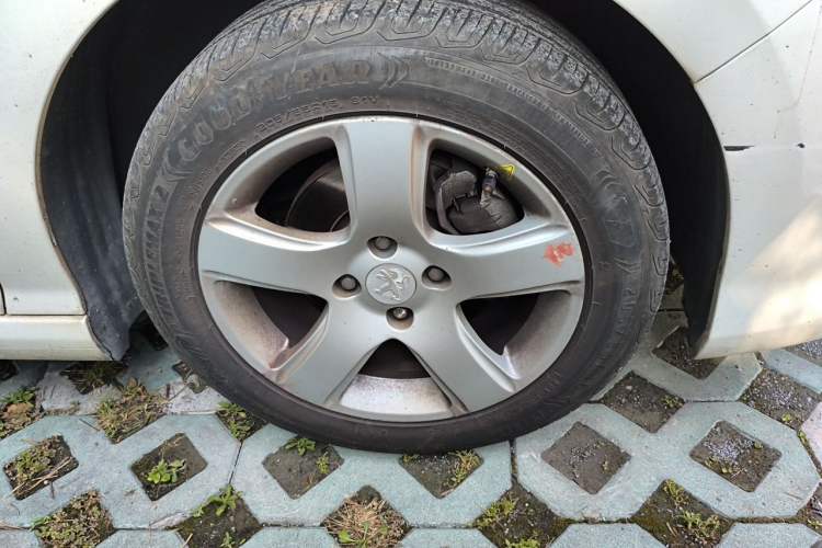 Used Peugeot 308 2014 Enjoy Edition Classic 1.6L Automatic Premium Model Right Front Wheel Hub