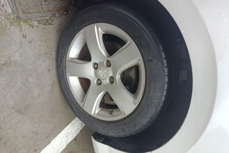 Used Peugeot 308 2014 Enjoy Edition Classic 1.6L Manual YouShang Model Right Front Wheel Hub