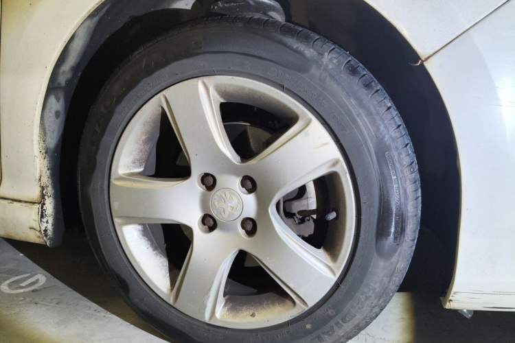 Used Peugeot 308 2014 Enjoy Edition Classic 1.6L Manual YouShang Model Right Front Wheel Hub