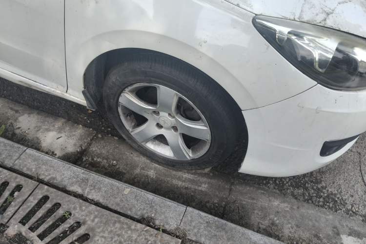 Used Peugeot 308 2014 Enjoy Edition Classic 1.6L Automatic Premium Model Right Front Wheel Hub