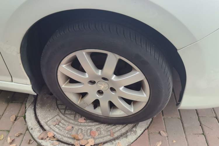 Used Peugeot 308 2014 Enjoy Edition Classic 1.6L Manual YouShang Model Right Front Wheel Hub