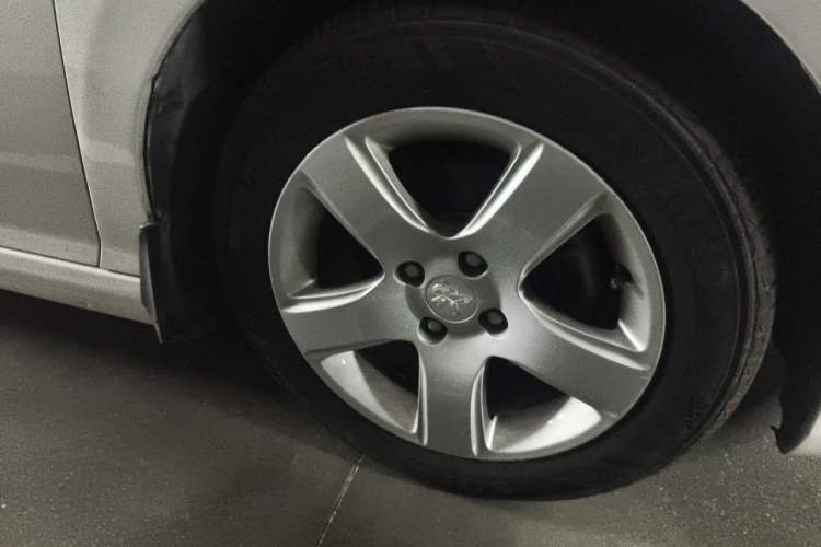 Used Peugeot 308 2014 Enjoy Edition Classic 1.6L Automatic Premium Model Right Front Wheel Hub