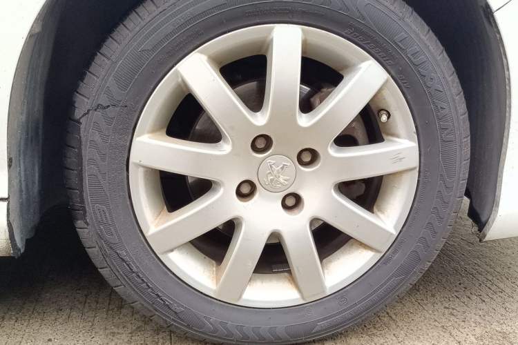 Used Peugeot 308 2014 Enjoy Edition Classic 1.6L Automatic Premium Model Right Front Wheel Hub