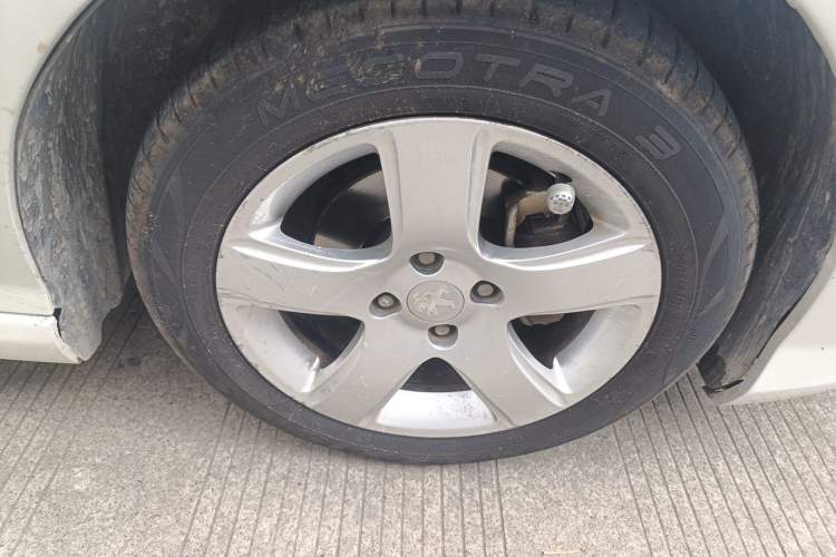 Used Peugeot 308 2014 Enjoy Edition Classic 1.6L Automatic Premium Model Right Front Wheel Hub