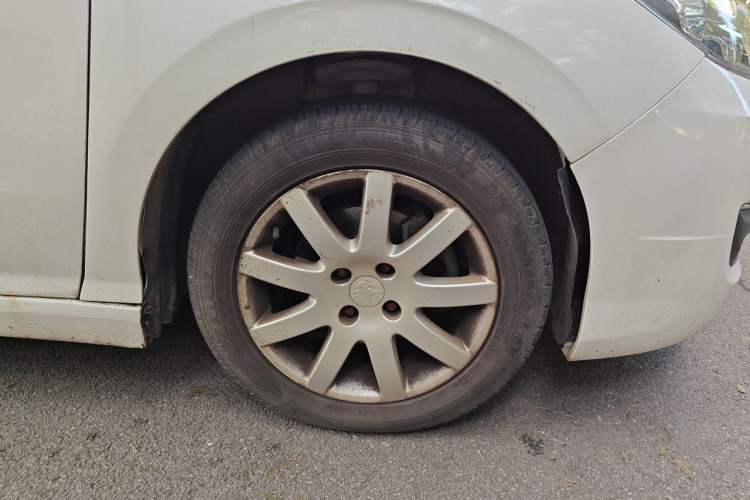Used Peugeot 308 2014 Enjoy Edition Classic 1.6L Automatic Premium Model Right Front Wheel Hub