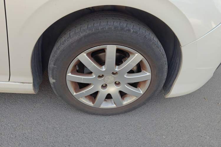 Used Peugeot 308 2014 Enjoy Edition Classic 1.6L Manual YouShang Model Right Front Wheel Hub