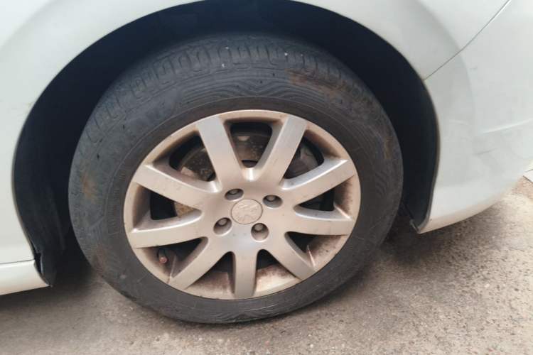 Used Peugeot 308 2014 Enjoy Edition Classic 1.6L Automatic Premium Model Right Front Wheel Hub