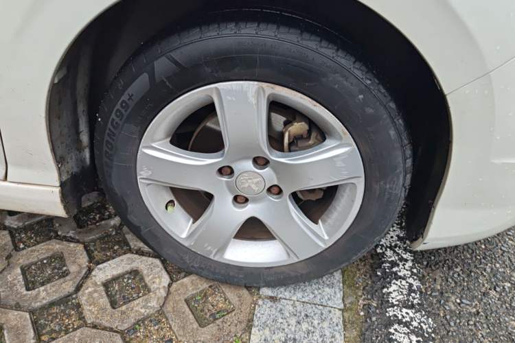 Used Peugeot 308 2014 Enjoy Edition Classic 1.6L Automatic Premium Model Right Front Wheel Hub