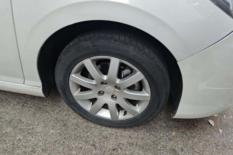 Used Peugeot 308 2014 Enjoyment Edition Classic 1.6L Automatic Fashion Model Right Front Wheel Hub