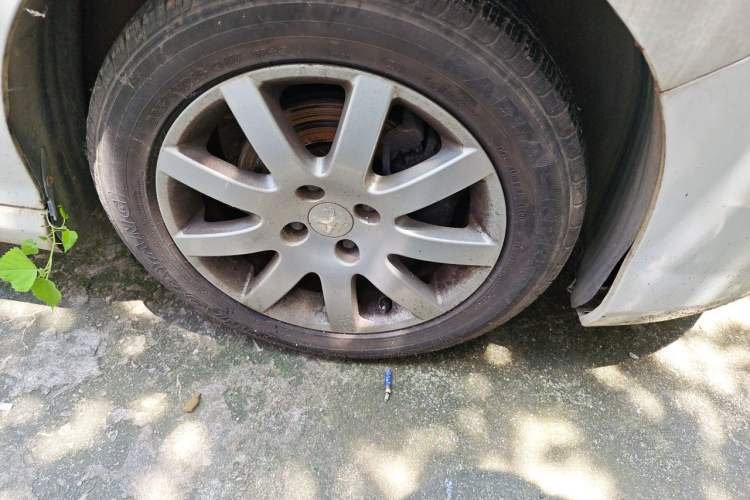 Used Peugeot 308 2014 Enjoyment Edition Classic 1.6L Automatic Fashion Model Right Front Wheel Hub