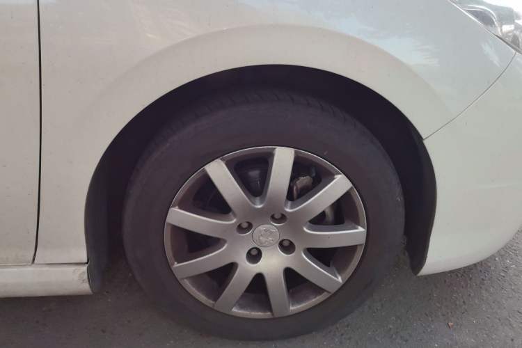 Used Peugeot 308 2014 Enjoyment Edition Classic 1.6L Automatic Fashion Model Right Front Wheel Hub