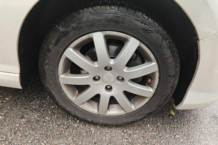 Used Peugeot 308 2014 Enjoy Edition Classic 1.6L Automatic Premium Model Right Front Wheel Hub