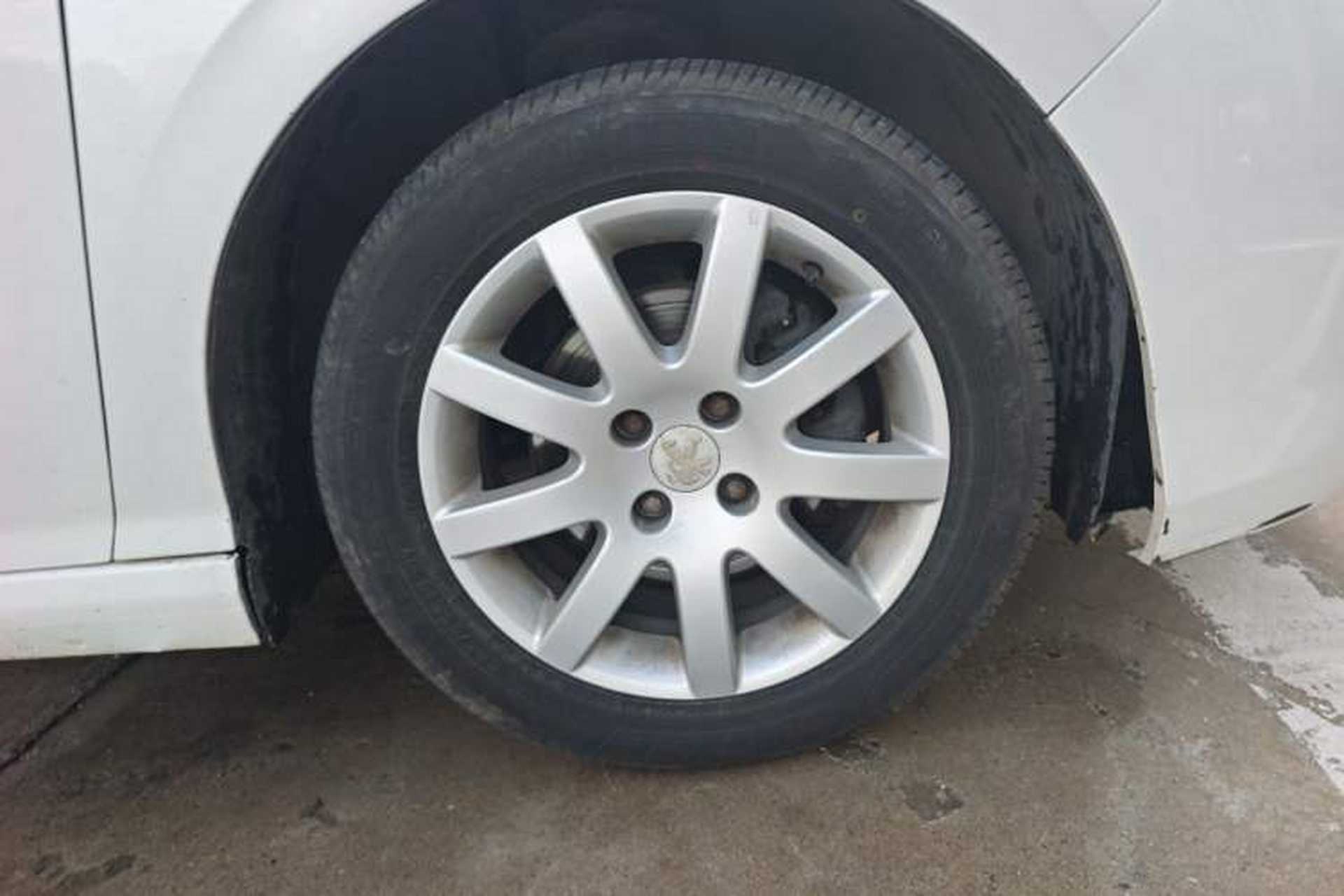 Used Peugeot 308 2014 Enjoy Edition Classic 1.6L Manual YouShang Model Right Front Wheel Hub