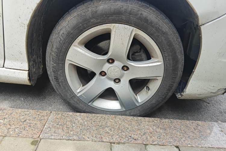 Used Peugeot 308 2014 Enjoy Edition Classic 1.6L Manual YouShang Model Right Front Wheel Hub