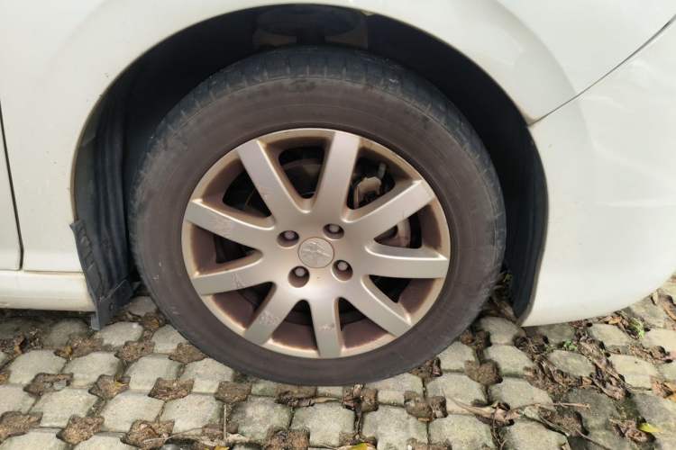 Used Peugeot 308 2014 Enjoy Edition Classic 1.6L Automatic Premium Model Right Front Wheel Hub