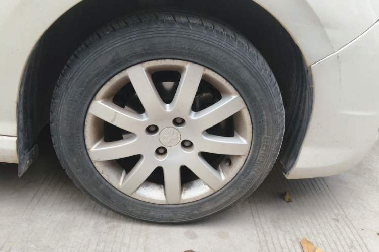 Used Peugeot 308 2014 Enjoyment Edition Classic 1.6L Automatic Fashion Model Right Front Wheel Hub