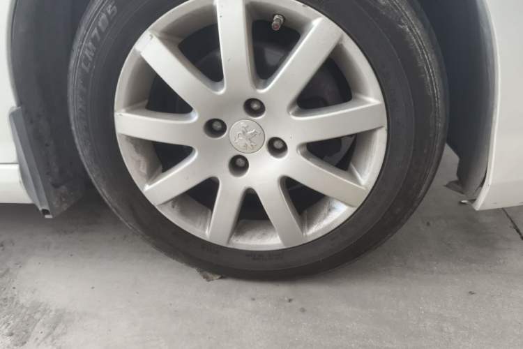 Used Peugeot 308 2014 Enjoyment Edition Classic 1.6L Automatic Fashion Model Right Front Wheel Hub