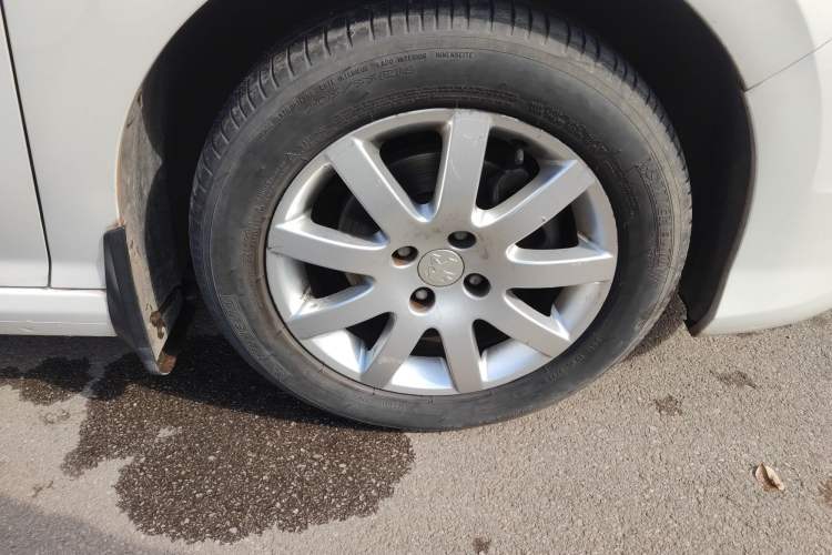 Used Peugeot 308 2014 Enjoy Edition Classic 1.6L Automatic Premium Model Right Front Wheel Hub