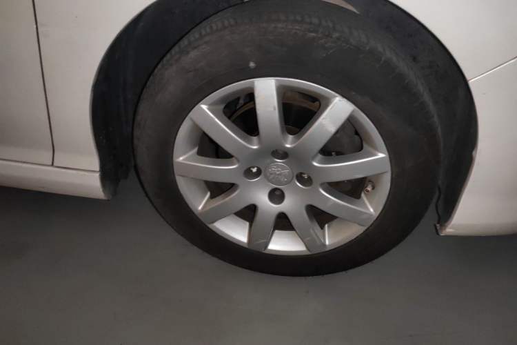Used Peugeot 308 2014 Enjoyment Edition Classic 1.6L Automatic Fashion Model Right Front Wheel Hub