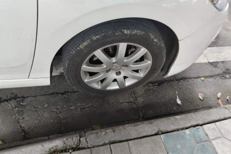 Used Peugeot 308 2014 Enjoyment Edition Classic 1.6L Automatic Fashion Model Right Front Wheel Hub