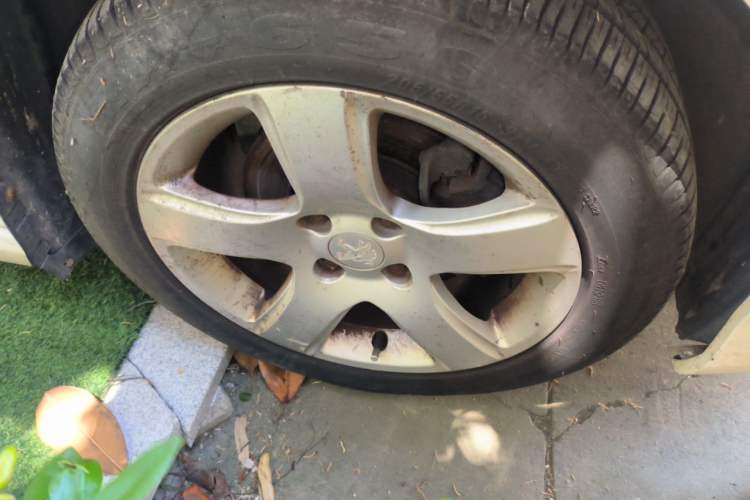 Used Peugeot 308 2014 Enjoy Edition Classic 1.6L Automatic Premium Model Right Front Wheel Hub