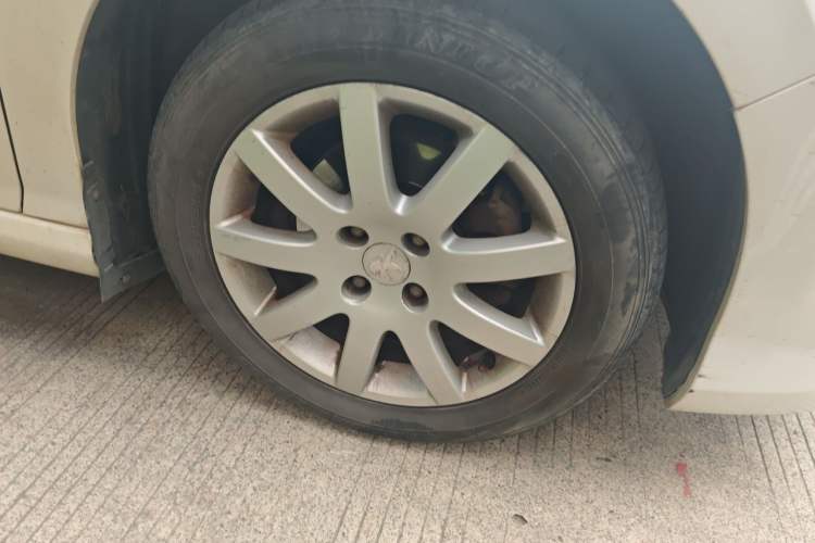 Used Peugeot 308 2014 Enjoy Edition Classic 1.6L Manual YouShang Model Right Front Wheel Hub
