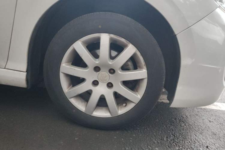 Used Peugeot 308 2014 Enjoy Edition Classic 1.6L Automatic Premium Model Right Front Wheel Hub