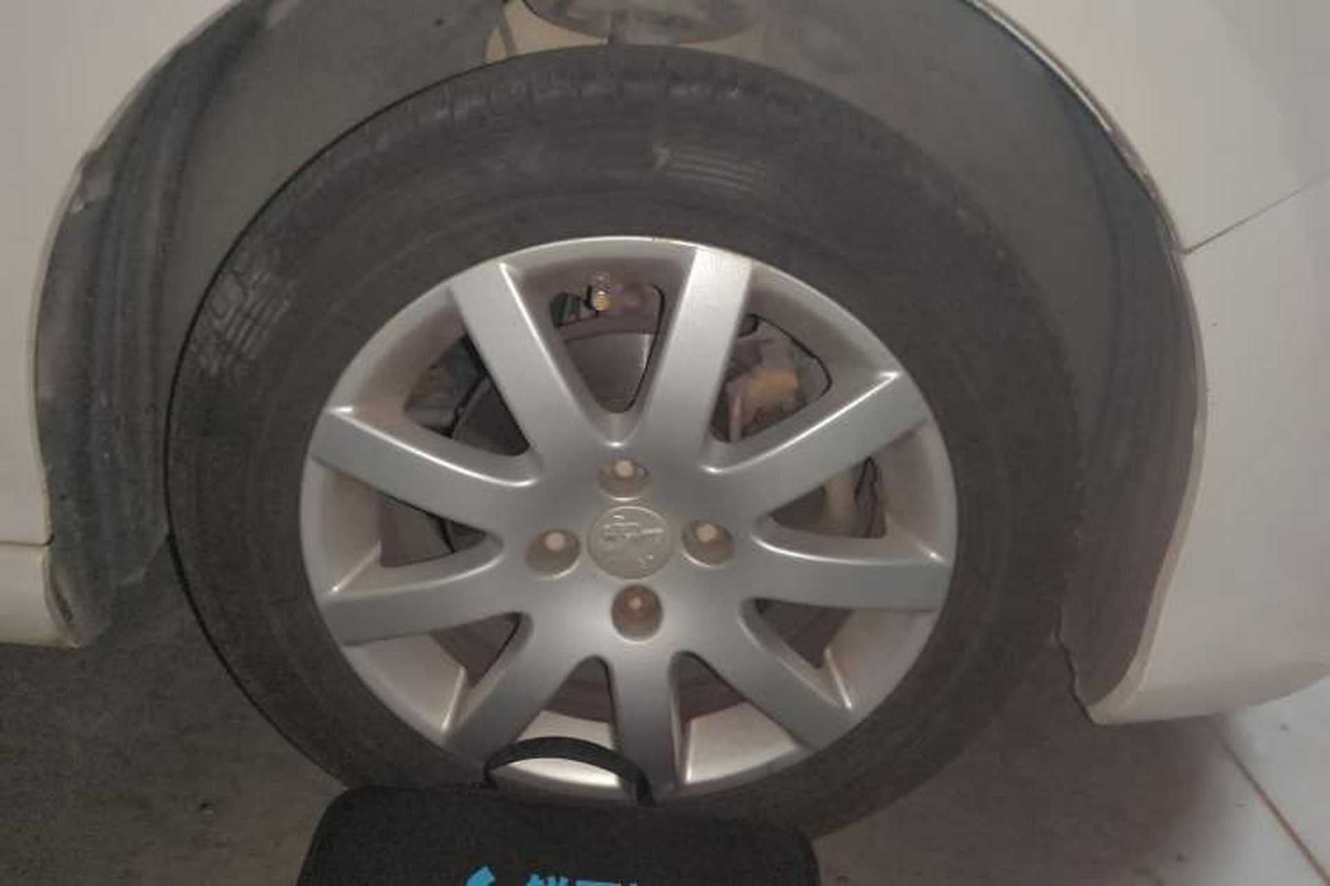 Used Peugeot 308 2014 Enjoy Edition Classic 1.6L Manual YouShang Model Right Front Wheel Hub