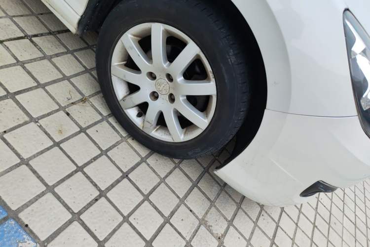 Used Peugeot 308 2014 Enjoy Edition Classic 1.6L Manual YouShang Model Right Front Wheel Hub