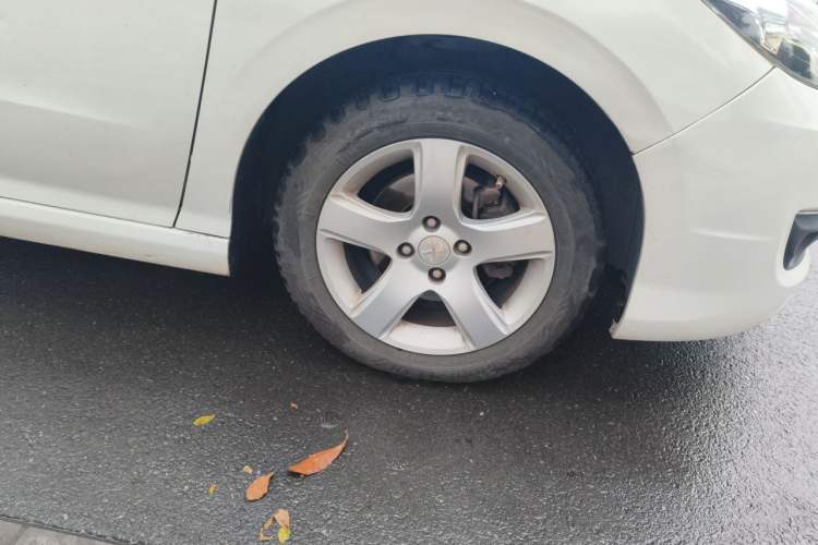 Used Peugeot 308 2014 Enjoy Edition Classic 1.6L Manual YouShang Model Right Front Wheel Hub
