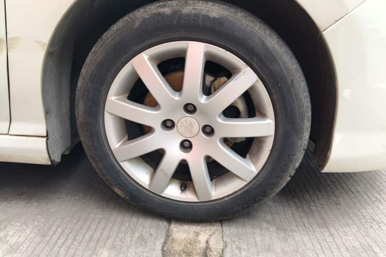Used Peugeot 308 2014 Enjoy Edition Classic 1.6L Manual YouShang Model Right Front Wheel Hub