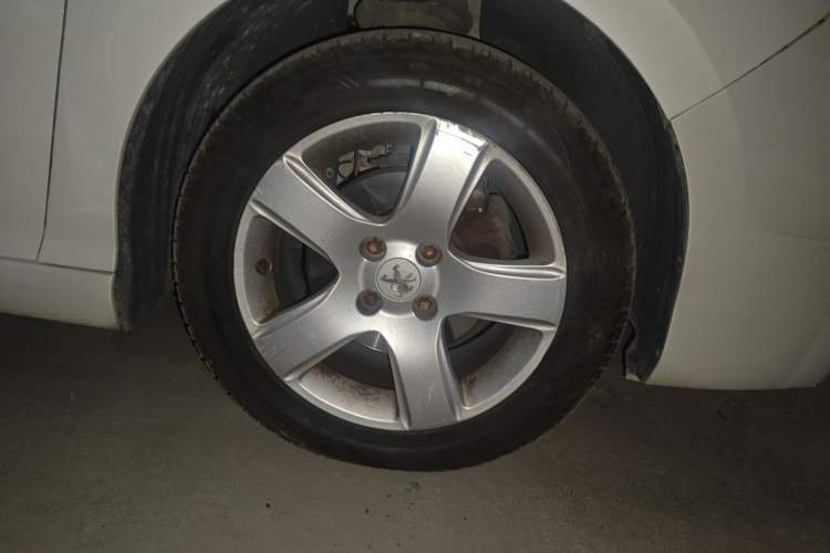 Used Peugeot 308 2014 Enjoy Edition Classic 1.6L Manual YouShang Model Right Front Wheel Hub