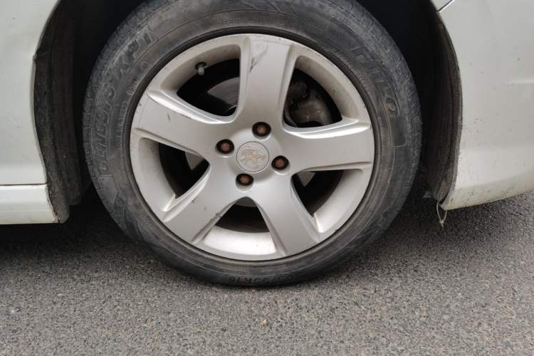Used Peugeot 308 2014 Enjoy Edition Classic 1.6L Manual YouShang Model Right Front Wheel Hub