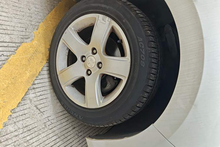 Used Peugeot 308 2014 Enjoy Edition Classic 1.6L Automatic Premium Model Right Front Wheel Hub